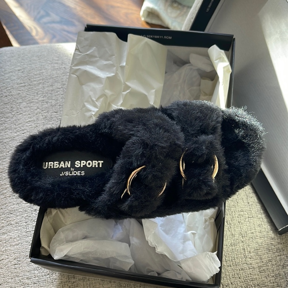 Black slides size 7